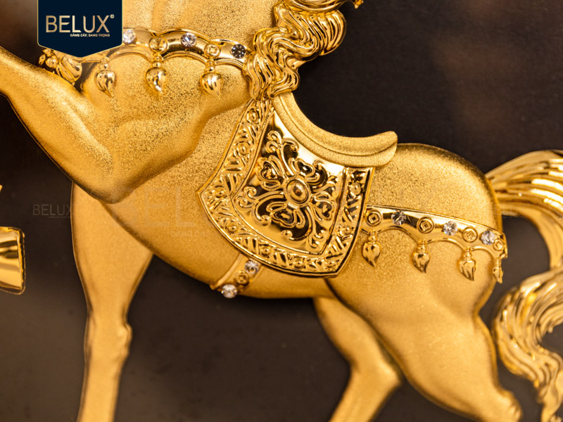 Tranh quà tặng mã đáo thành công dát vàng 24k 33x26cm